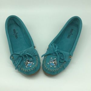 minnetonka me to we moccasins